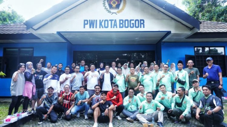 Jaga Kesehatan, Perumda dan PWI Kota Bogor Kolaborasi Gelar Jumat Sehat