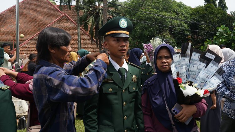 Lulus Masa Basis, Polbangtan Kementan Kukuhkan Ratusan Mahasiswa