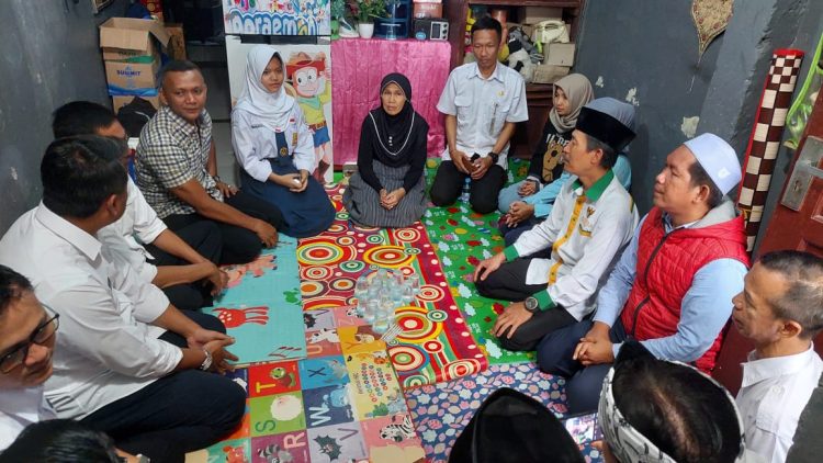 Baznas Berikan Santunan ke Keluarga Penjaga SMPN 3 Kota Bogor Yang Meninggal Saat Shalat