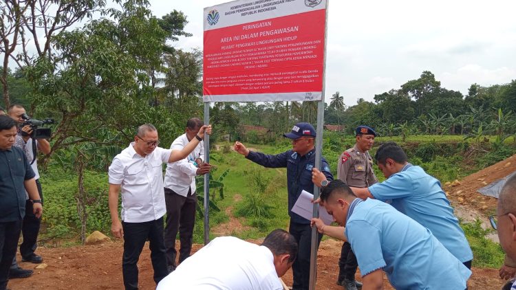 Menteri LH Segel Lapangan Golf Gunung Geulis Country Club