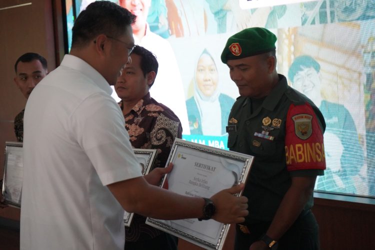Dukung Gerakan Petani Muda, Wamentan Sudaryono Kukuhkan Pengurus Organisasi Petani Muda dan Beri Penghargaan Pelaku Pertanian Inspiratif