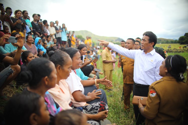 Mentan Amran Dampingi Wapres Gibran ke NTT, Tegaskan Komitmen Terus Dorong Kemajuan Pertanian