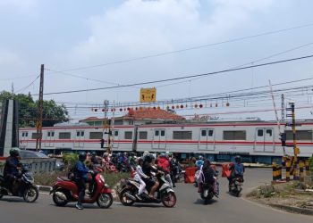 Perlintasan KAI Kebon Pedes