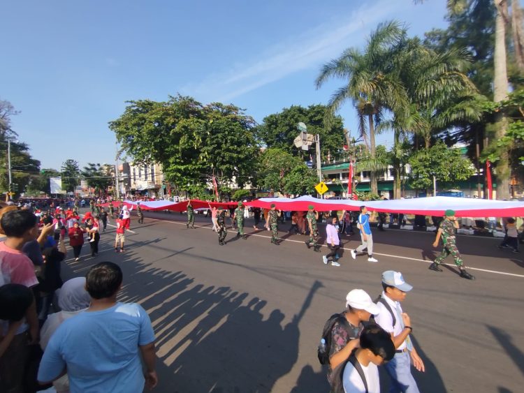 Bendera Raksasa