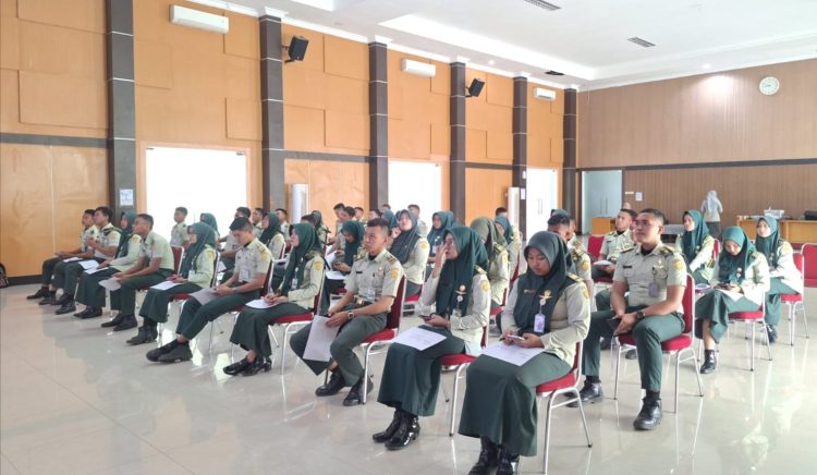 43 mahasiswa tingkat akhir mengikuti tes masuk Pelatihan Bahasa dan Budaya Jepang sebagai pintu awal menuju program Specified Skilled Worker (SSW) di Negeri Sakura. Sumber Foto : POLBANGTAN