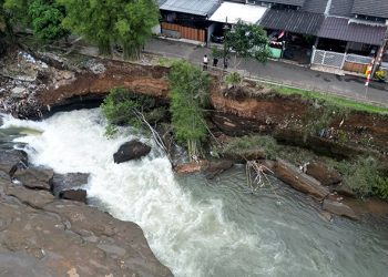 Bantaran Sungai Ciliwung