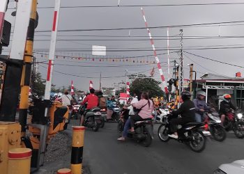 Perlintasan Kereta Api
