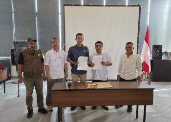 Penandatanganan MoU penanganan sampah antara Perumda PPJ dan WWF Indonesia. Foto. dok.Perumda PPJ Kota Bogor