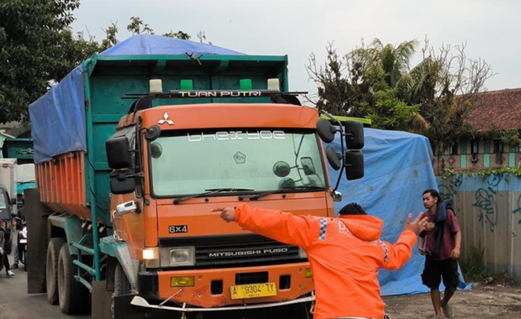 truk tambang