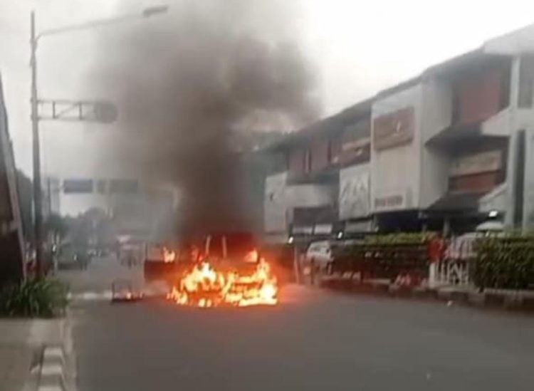 Angkot Tua