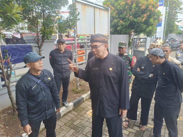 Pertigaan Babakan Raya Dramaga Bakal Diperlebar, Ratusan PKL Gelisah