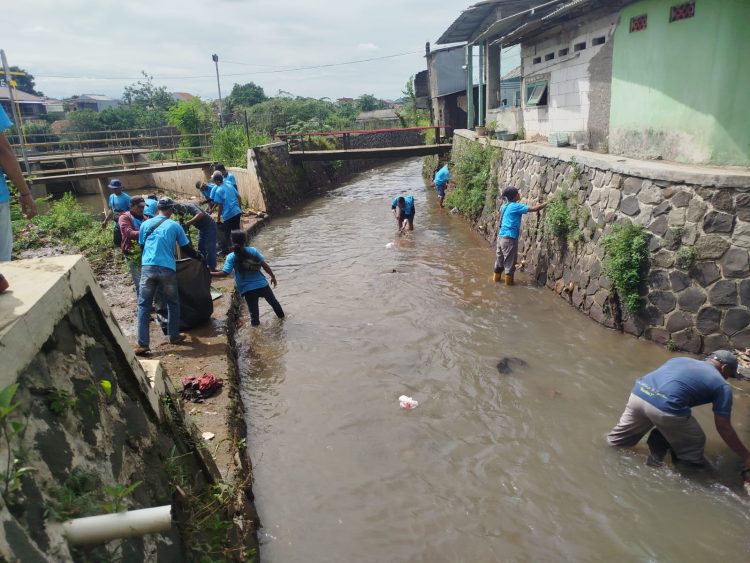 Cegah Banjir di Cibuluh, Padat Karya Difokuskan untuk Bersihkan Saluran Air