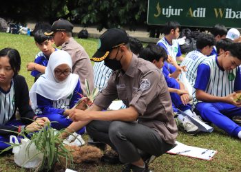 SMP Al-Izhar Belajar Perbanyakan Tanaman di Polbangtan Kementan