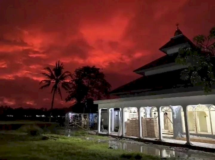 langit merah