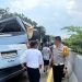 Bus rombongan TNI AL