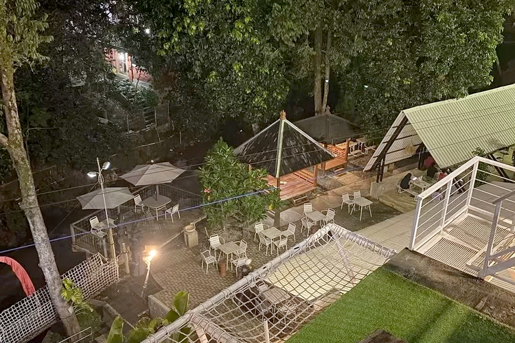 Truntung Teduh Cafe