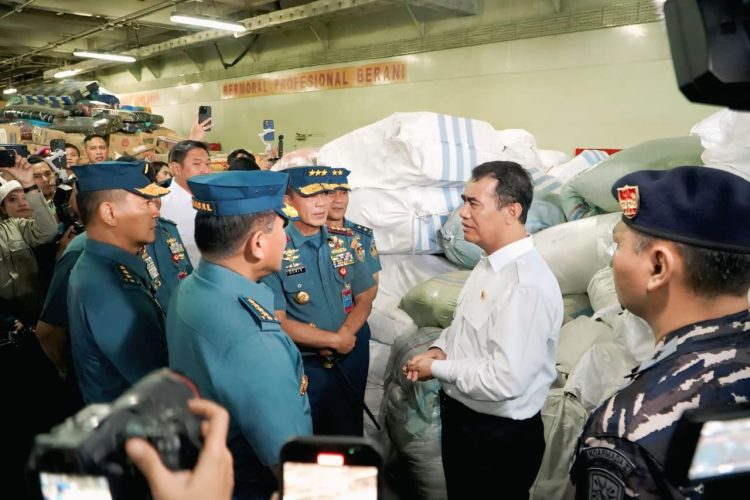 Mentan Amran: Kolaborasi Kementan–TNI AL Percepat Distribusi Bantuan Bencana Sumatera