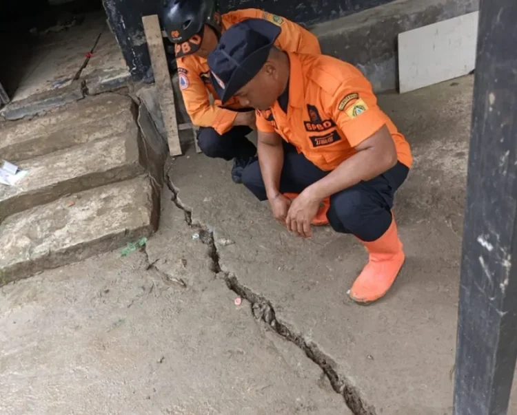 pergerakan tanah
