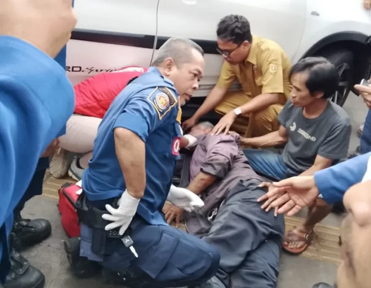 pengendara motor tertabrak mobil