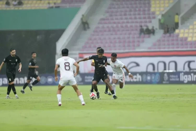 Persis Solo