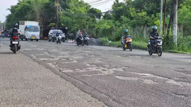 Seperempat Ruas Jalan Lebak Masih Rusak, Perbaikan Dikebut Sebelum Lebaran