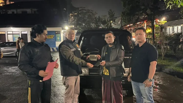 mobil pikap