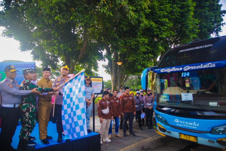 Sinergi Pemkot dan Polresta Bogor Kota: Lepas 300 Peserta Mudik Gratis di Alun-Alun