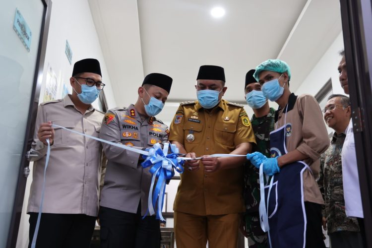 Resmikan SPPG di Cibungbulang, Bupati Rudy Harap Mampu Dongkrak Ekonomi Masyarakat