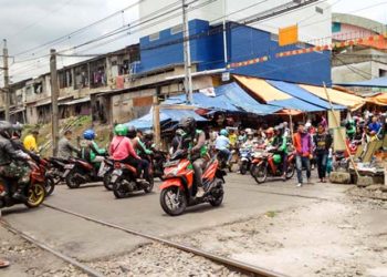 perlintasan kereta api