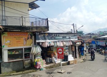 Harga Plastik di Pasar Cisarua Melonjak Hingga 100 Persen, UMKM Terpukul