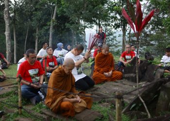 Gelar Doa di Teras 5 Gunung Padang, Insan Pers dan Tokoh Lintas Iman Serukan Tobat Ekologis