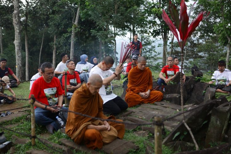 Gelar Doa di Teras 5 Gunung Padang, Insan Pers dan Tokoh Lintas Iman Serukan Tobat Ekologis