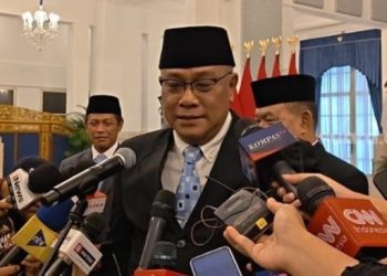 Dari Penjara ke Istana Dari Ruang Tahanan Menuju Ruang Kabinet Jejak Perjuangan Jumhur Hidayat Salam 98
