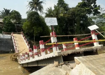 14 Jembatan Rusak