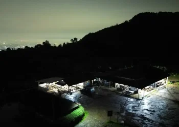 Warga Kampung Cisadon