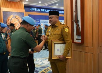 Bupati Rudy Susmanto Terima Penghargaan “Brevet Kehormatan” Paspampres RI