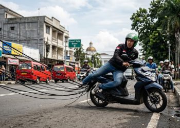 Lagi, Kabel Optik Menjuntai Jerat Dua Pemotor di Jalan Sudirman Bogor