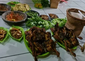 Ayam bakakak khas Cisalak