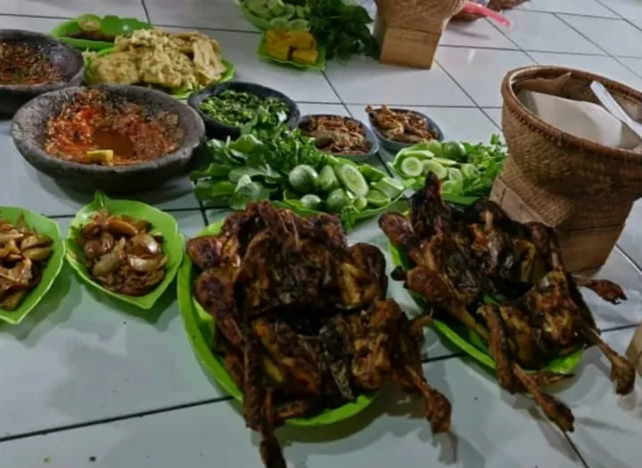 Ayam bakakak khas Cisalak