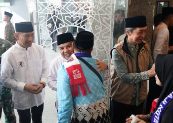 Lepas Jamaah Haji, Ketua DPRD Kota Bogor Titip Doa untuk Kesejahteraan Warga
