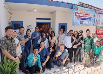 Puluhan Tahun Bangun Rumah Orang Lain, 10 Tukang Bangunan di Jawa-Banten Kini Punya Rumah Layak dari Semen Tiga Roda