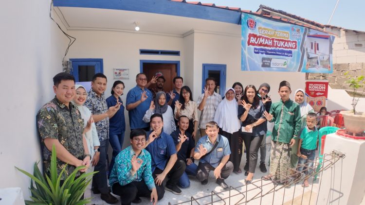 Puluhan Tahun Bangun Rumah Orang Lain, 10 Tukang Bangunan di Jawa-Banten Kini Punya Rumah Layak dari Semen Tiga Roda