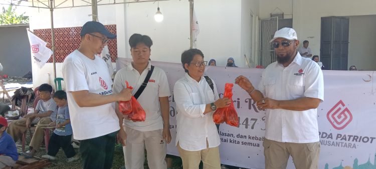 Sasar Anggota dan Warga, Garda Patriot Nusantara Sebar Paket Daging Kurban di Depok