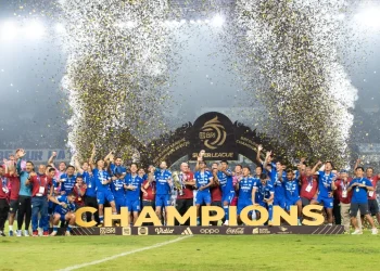 Cetak Hattrick Juara, Bojan Hodak Sebut Persib Bandung Banyak Dinaungi Keberuntungan