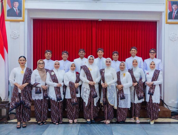 Balutan Batik Rereng Kujang Warnai Penampilan Khidmat Pemimpin Kota Bogor di Momentum HJB