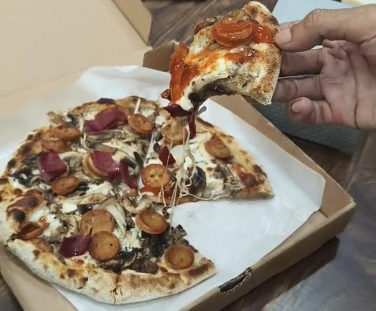 Bebas Gluten, Kuliner D’Talas Bogor Tawarkan Cara Baru Makan Pizza dan Churros Sehat