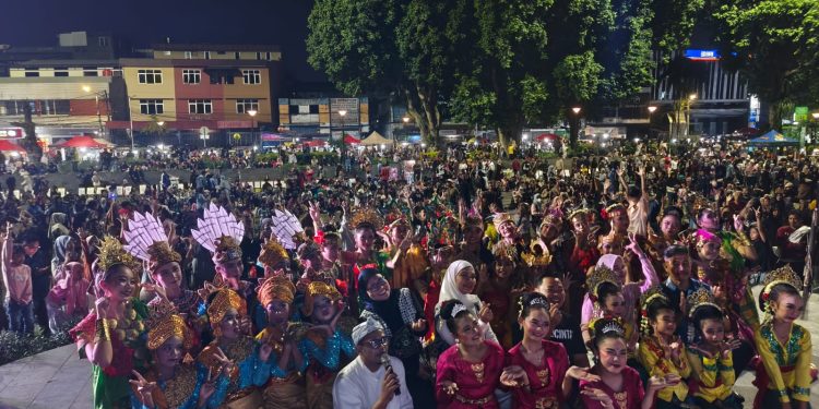 Panggung Eksklusif para Sanggar Tari jadi Magnet Baru di Alun-Alun Kota Bogor. Foto: Ist