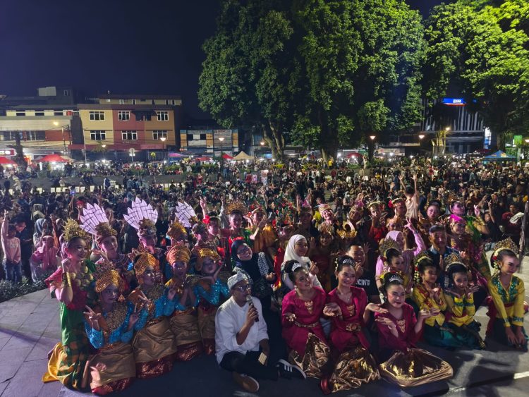 Alun-Alun Kota Bogor Kini Punya Wisata Malam Budaya Baru Lewat ‘Ruang Riung’
