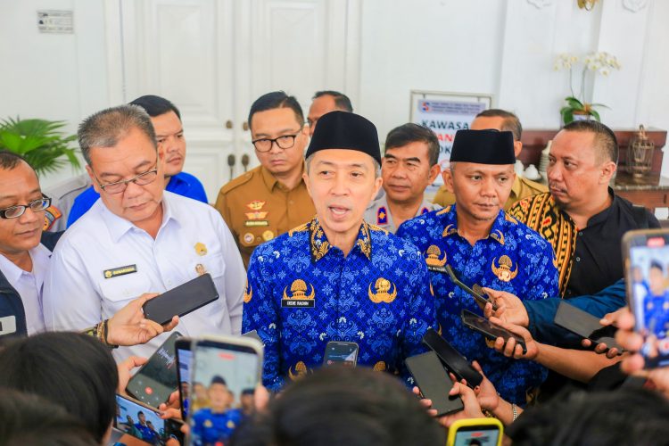 Wali Kota Bogor Resmi Teken Perwali, Angkot Berusia di Atas 20 Tahun Dilarang Keras Beroperasi