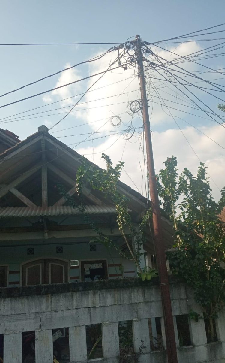 Jeritan Warga RT 04 Desa Caringin Bogor Soal Jaringan Listrik Rusak dan Biaya Bengkak